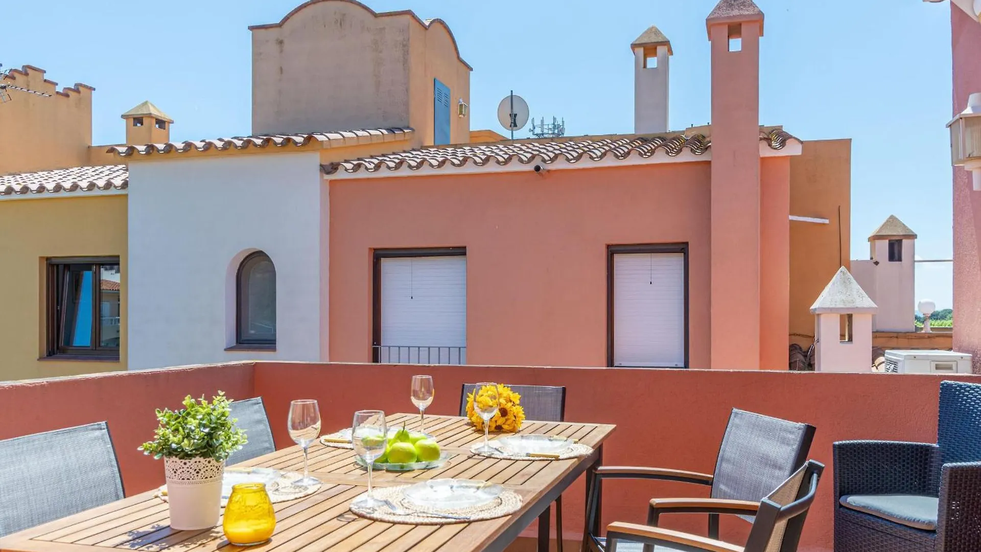 Apartamento Con Terraza Grande Y Piscina Cerca De La Playa - Hisp-288-55 Empuriabrava Spain