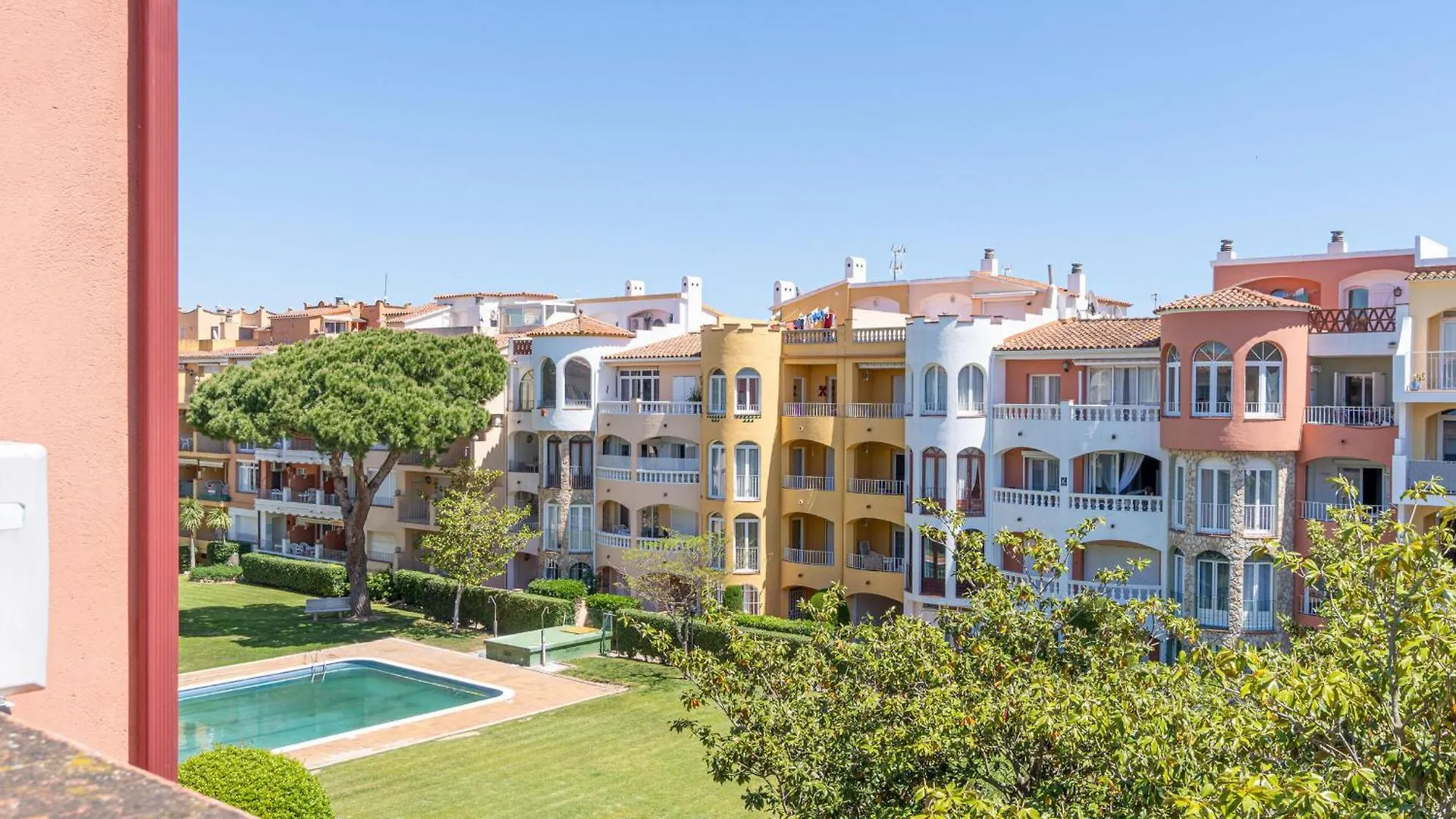 Apartamento Con Terraza Grande Y Piscina Cerca De La Playa - Hisp-288-55 Empuriabrava